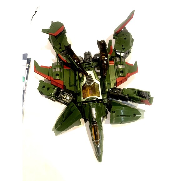 Hasbro Transformers Legacy Evolution - Prime Universe Skyquake Action Figure - Picture 7 of 11